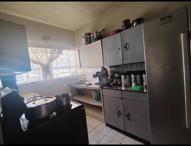 2 BEDROOM APARTMENT FOR SALE IN LUIPAARDSVLEI